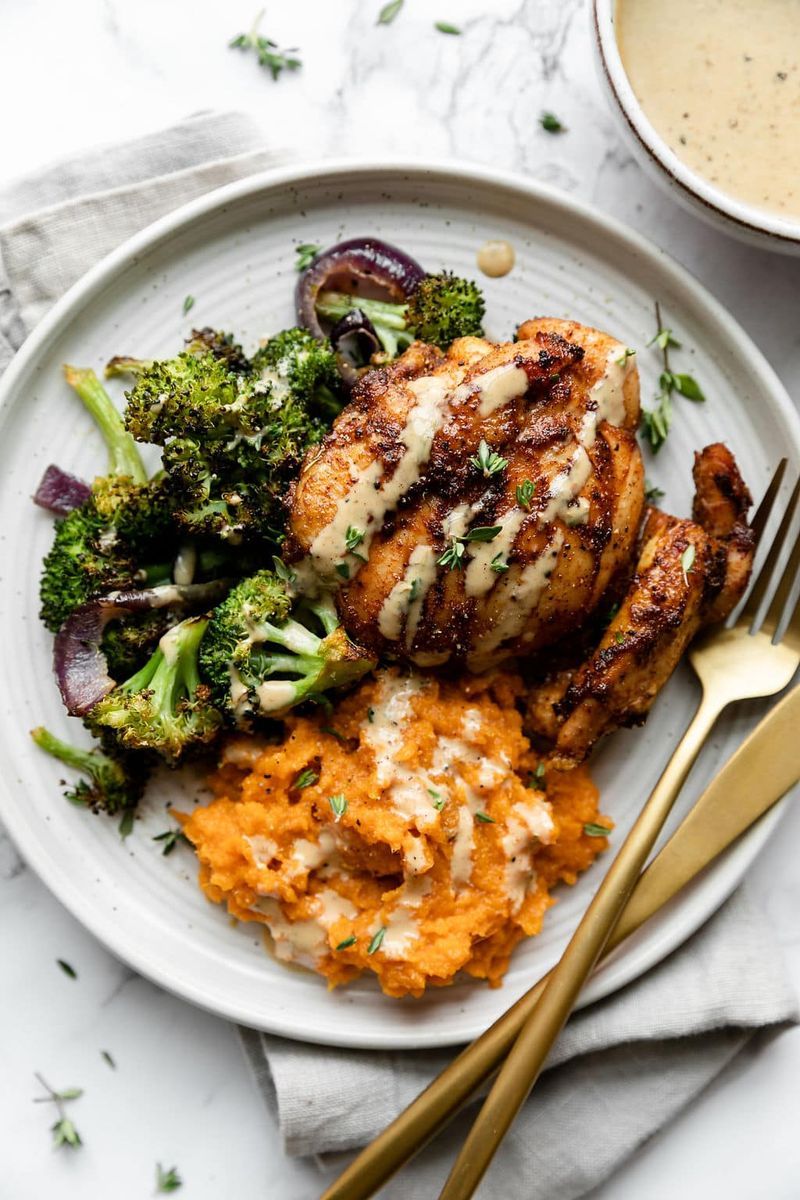 65df9ad21af05b54d97b54d9_Sheet-Pan-Chicken-Thighs-with-Crispy-Broccoli-6-p-800