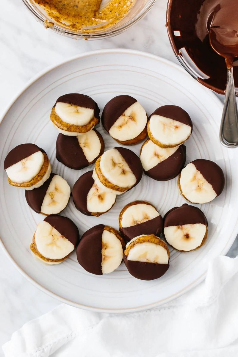 65df9ad35d6ee7e1bc148289_Chocolate-Almond-Butter-Banana-Bites-8-p-800